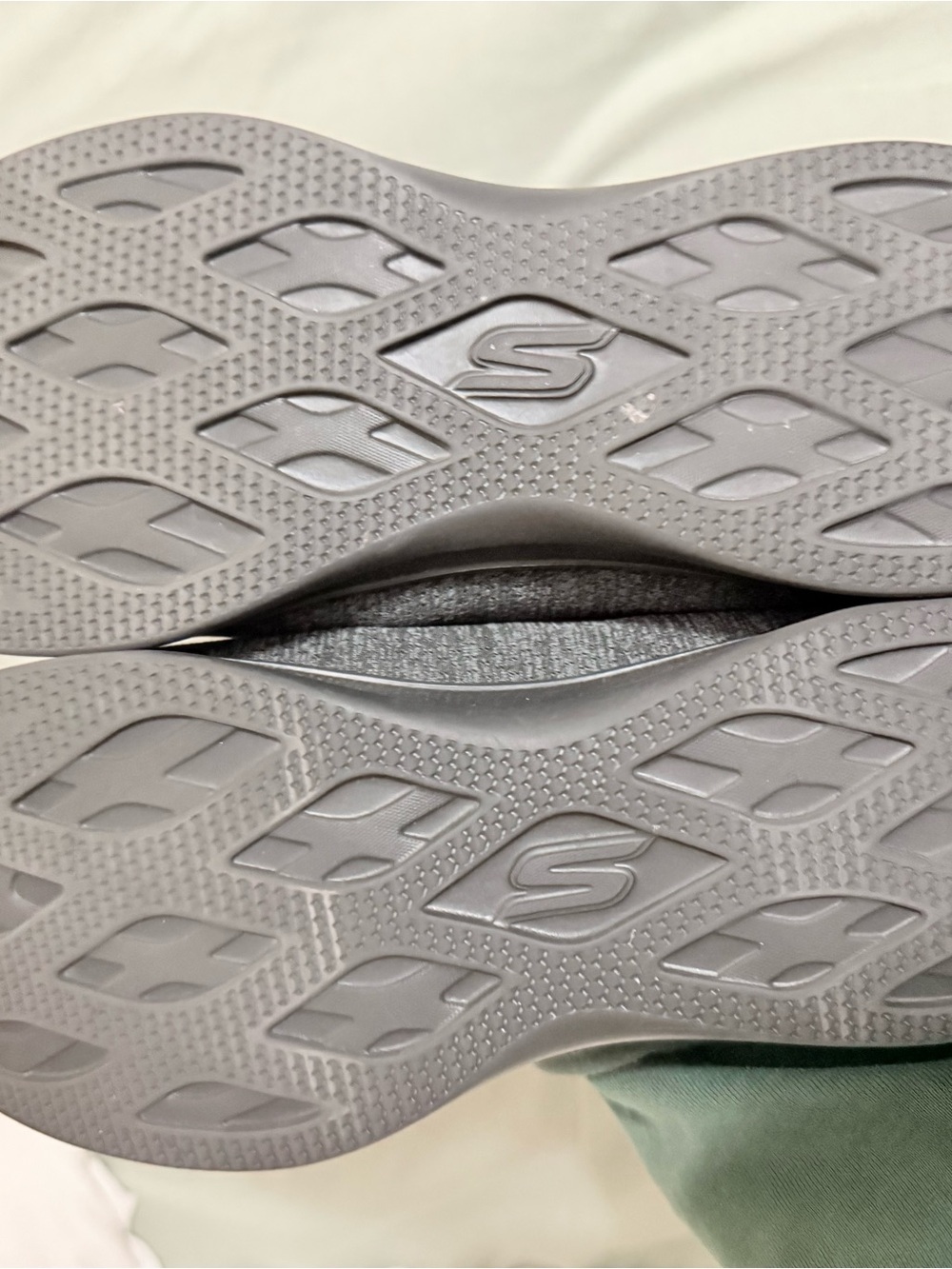 Skechers Slip on memory foam sneakers - Picture 3 of 4